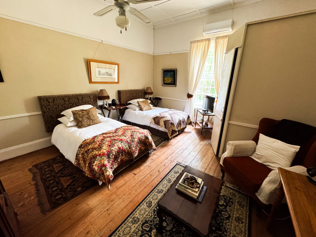 The Brown Room - Photo 4