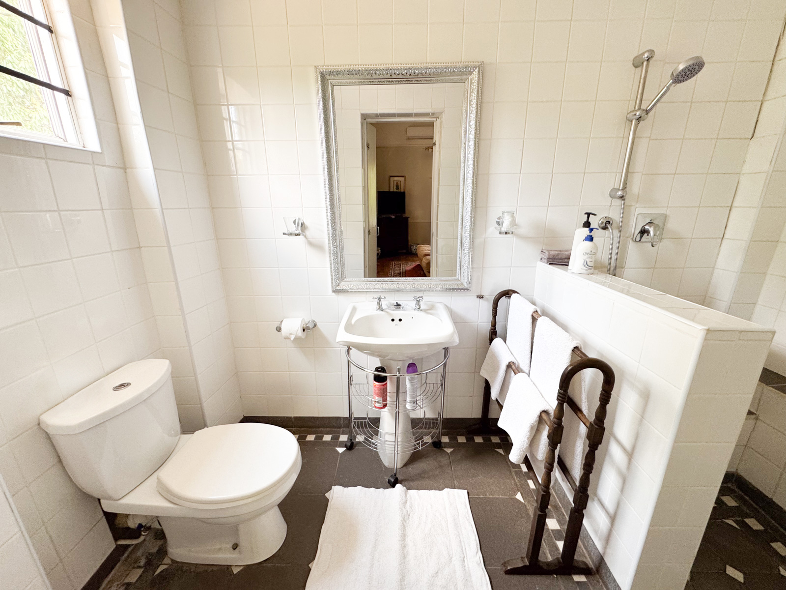 The White Room - Photo 5